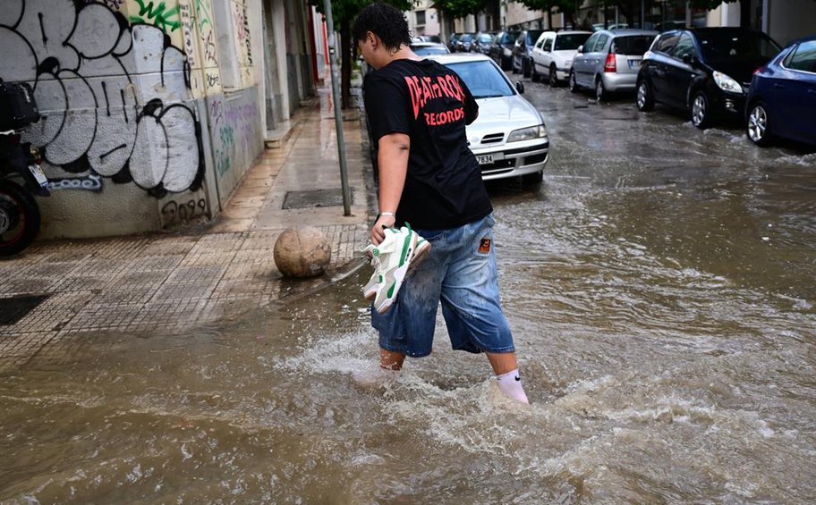 Κακοκαιρία «ATENA»: Πώς θα εξελιχθεί τις επόμενες ώρες