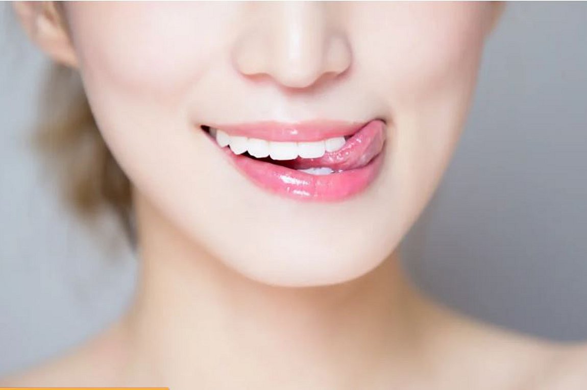 Μήπως έχετε «οστρακοειδή» γλώσσα; 5 παθήσεις που μπορεί να «κρύβει» το στόμα σας