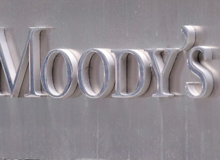 Moody’s: Αναβάθμισε σε θετικές τις προοπτικές της ελληνικής οικονομίας