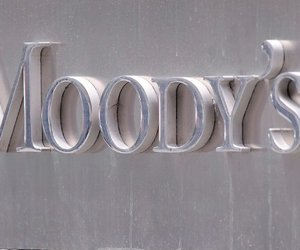 Moody’s: Αναβάθμισε σε θετικές τις προοπτικές της ελληνικής οικονομίας