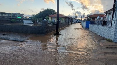 Πλημμύρισαν δρόμοι στην Κομοτηνή - Κάτοικοι εγκλωβίστηκαν στα σπίτια τους
