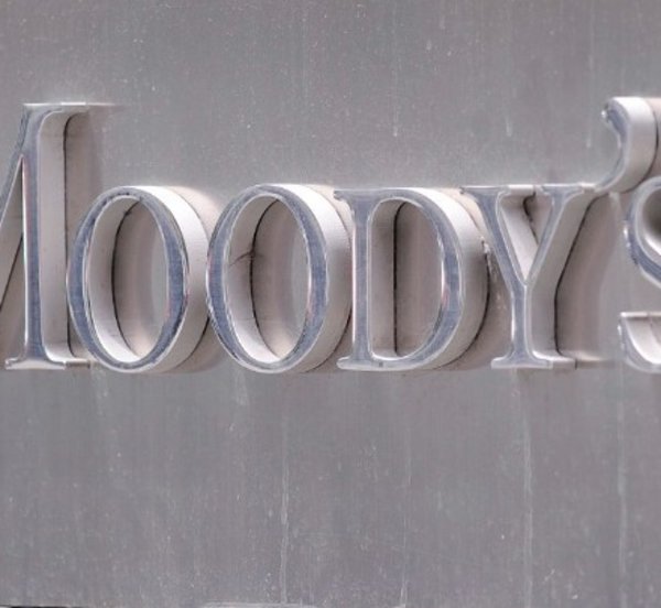 Moody’s: Αναβάθμισε σε θετικές τις προοπτικές της ελληνικής οικονομίας