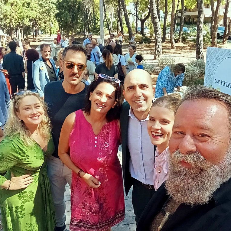 Αλέξανδρος Καλπακίδης: Βάφτισε τον γιο του και οι «Άγριες Μέλισσες» έκαναν reunion