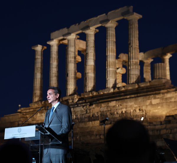 Μητσοτάκης στη φωταγώγηση του Ναού του Ποσειδώνα: Θα λάμψει ακόμα περισσότερο