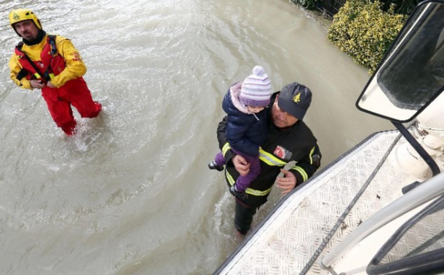 Iταλία: Πάνω από 1.000 άνθρωποι εγκατέλειψαν τα σπίτια τους στην Εμίλια Ρομάνια λόγω της κακοκαιρίας