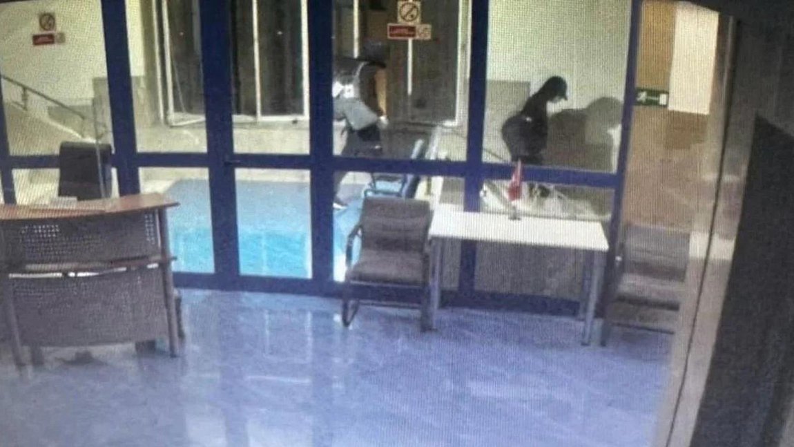 Φωτογραφία-ντοκουμέντο από τη διάρρηξη στα γραφεία του υπουργείου Κοινωνικής Συνοχής και Οικογένειας