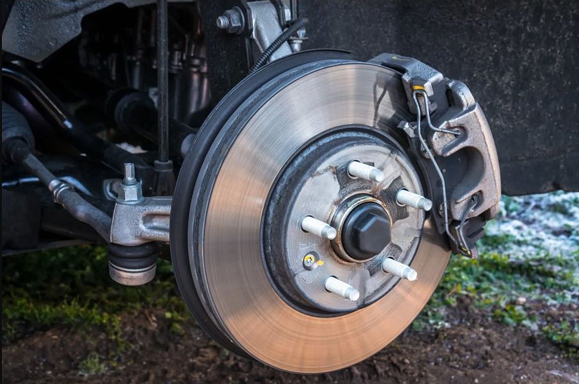 Γιατί τρέμει το αυτοκίνητο όταν πατάτε φρένο – 6 πιθανές αιτίες