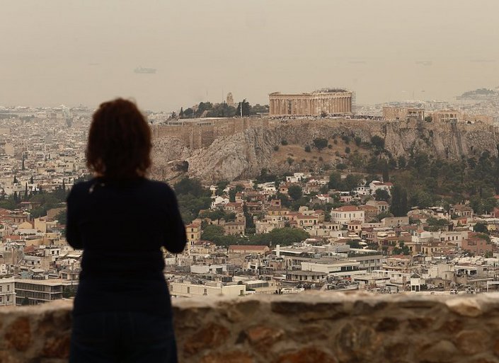 Καιρός: Υποτροπικός αεροχείμαρρος φέρνει αφρικανική ζέστη τα επόμενα 24ωρα 