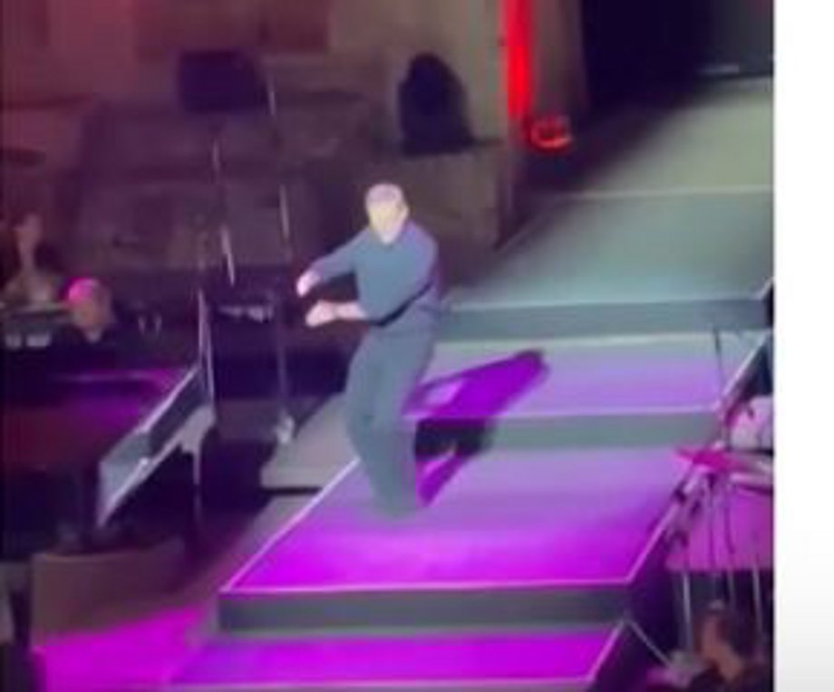 Το ζεϊμπέκικο του Γκλέτσου στο Ηρώδειο – Τον χειροκρότησε ο Κασσελάκης – ΒΙΝΤΕΟ