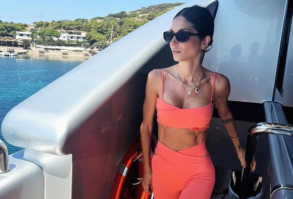 Σοφία Καρβέλα: Η φωτογραφία μέσα από το νοσοκομείο και το δημόσιο μήνυμα