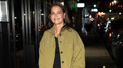 Η Katie Holmes φόρεσε καπιτονέ σε ένα cool καθημερινό ντύσιμο
