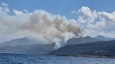 Φωτιά σε δασική έκταση στο Ξυλόκαστρο - Επιχειρούν 7 αεροσκάφη, 3 ελικόπτερα