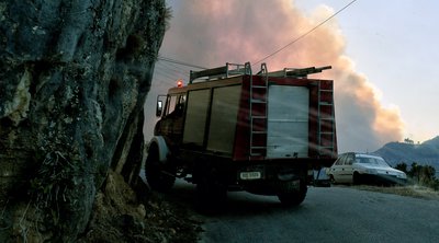 Φωτιά στην Κορινθία: Νέα αναζωπύρωση στον Πύργο - Τραυματίστηκε πυροσβέστης 
