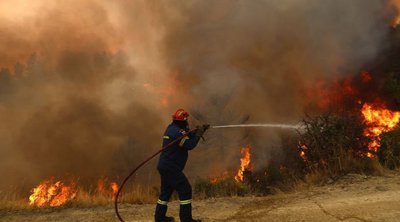 Μαίνεται η πυρκαγιά στην Κορινθία - Συγκλονιστικές εικόνες