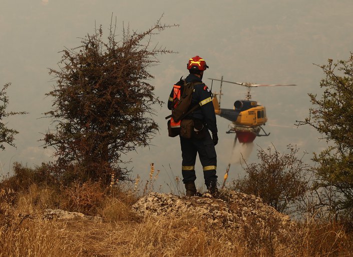 Κορινθία: Μάχη με τις φλόγες για τρίτο 24ωρο – Στάχτη έγιναν 50.000 στρέμματα
