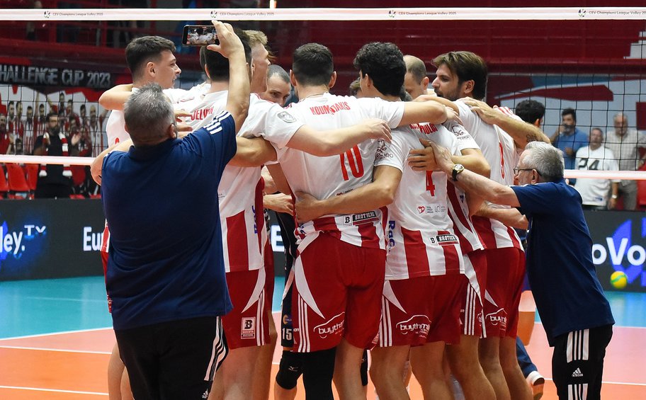 Βόλεϊ-CEV Champions League: «Καρφί» πρόκρισης ο Ολυμπιακός, 3-0 τη Λας Πάλμας