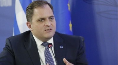 Γ. Πιτσιλής προς Ομοσπονδία Ταξί: Ελάτε να παραλάβετε τις αυτοκόλλητες ταμπέλες