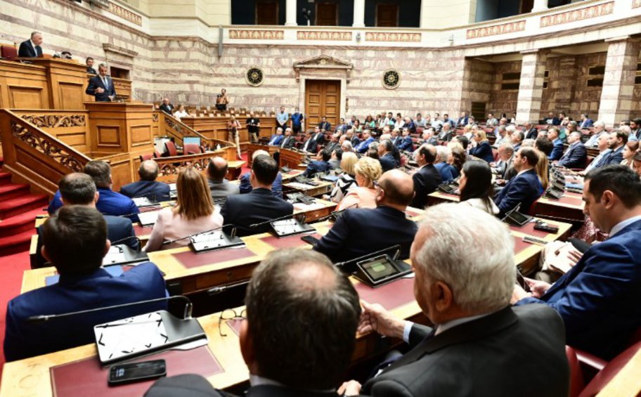 Νέα ομαδική παρέμβαση βουλευτών της ΝΔ - Τι ζητούν από τα Υπουργεία Υγείας και Εργασίας οκτώ «γαλάζιοι» βουλευτές 