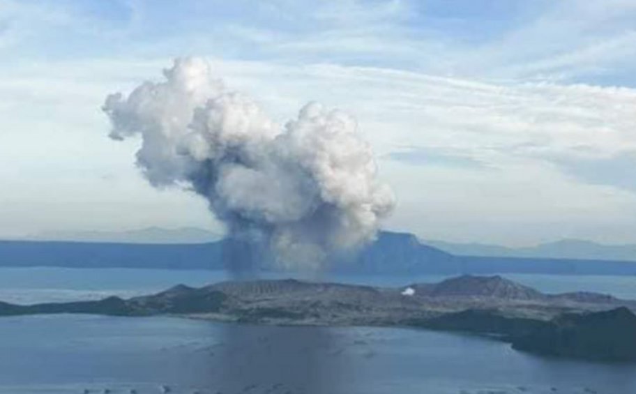 Εξερράγη το ηφαίστειο Τάαλ στις Φιλιππίνες - ΒΙΝΤΕΟ