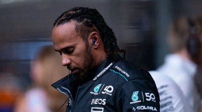 F1: Ο Χάμιλτον μιλάει για την «τρομακτική» συνάντηση με τον Τότο Βολφ μετά την συμφωνία με τη Ferrari
