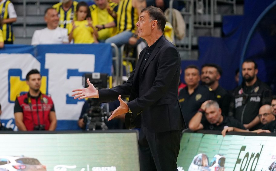 Euroleague - Μπαρτζώκας: «Ήταν ασεβής ο Σάρας, δεν μου έδωσε το χέρι του»