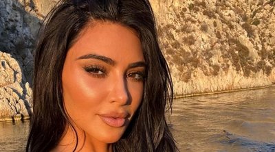 Kim Kardashian: Ποζάρει για το εξώφυλλο του περιοδικού των Financial Times και εντυπωσιάζει