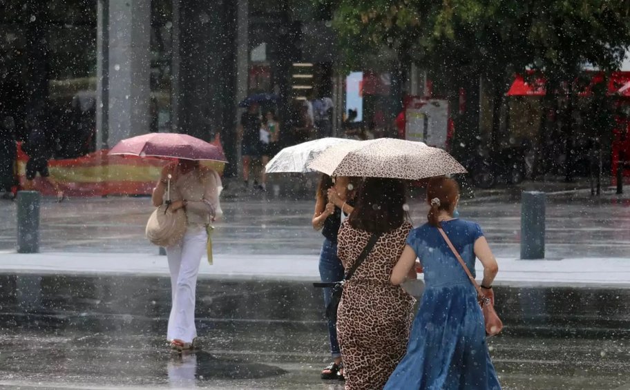 «Επιμένει» η κακοκαιρία και την Κυριακή - Πού θα είναι εντονότερα τα φαινόμενα