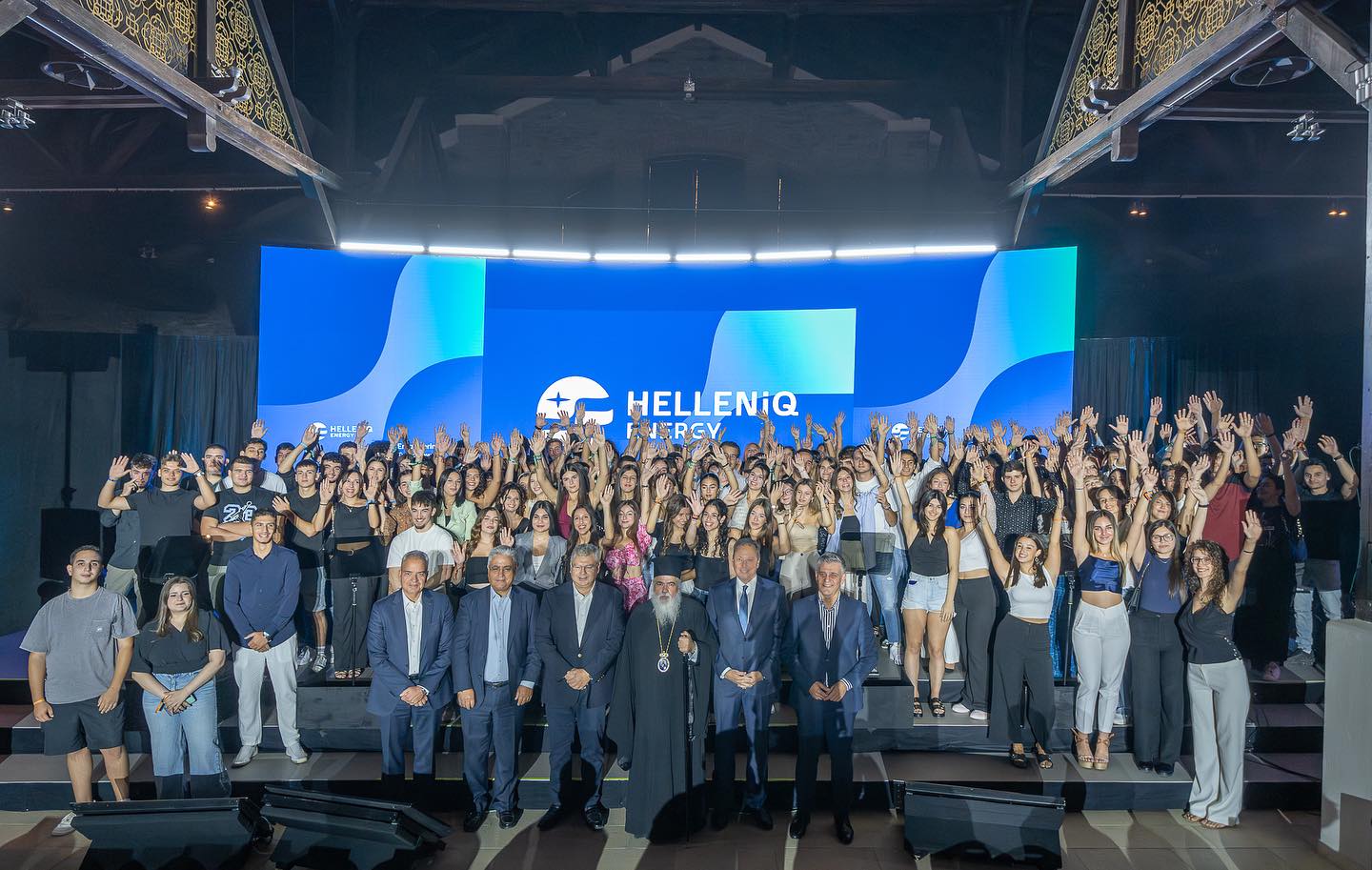 Ομαδική φωτογραφία από την τελετή Επιβράβευσης Αριστούχων Απόφοιτων Λυκείου στη Θεσσαλονίκη Ομαδική φωτογραφία από την τελετή Επιβράβευσης Αριστούχων Απόφοιτων Λυκείου στη Θεσσαλονίκη