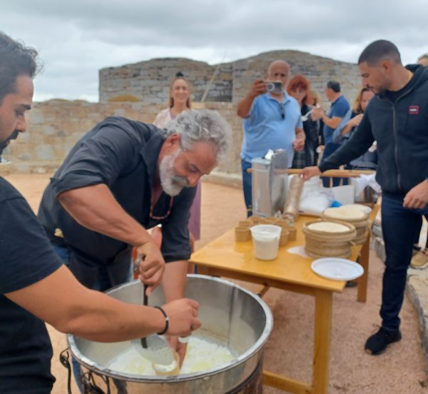 Σε ανοδική τροχιά η παραγωγή κρητικών προϊόντων μέσα από πετυχημένα deals – Η συμβολή της ΑΒ