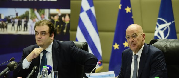 Στρατιωτικές Σχολές: Με μισθό €609 οι σπουδαστές - Τι ανακοίνωσαν Δένδιας και Πιερρακάκης
