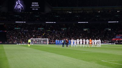 Ανατριχίλα στο Wembley: Ενός λεπτού σιγή για την απώλεια του Μπάλντοκ - ΒΙΝΤΕΟ 
