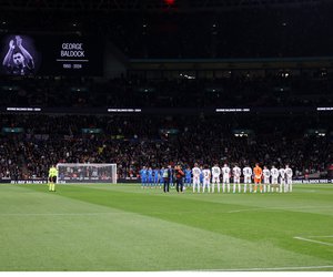 Ανατριχίλα στο Wembley: Ενός λεπτού σιγή για την απώλεια του Μπάλντοκ - ΒΙΝΤΕΟ 
