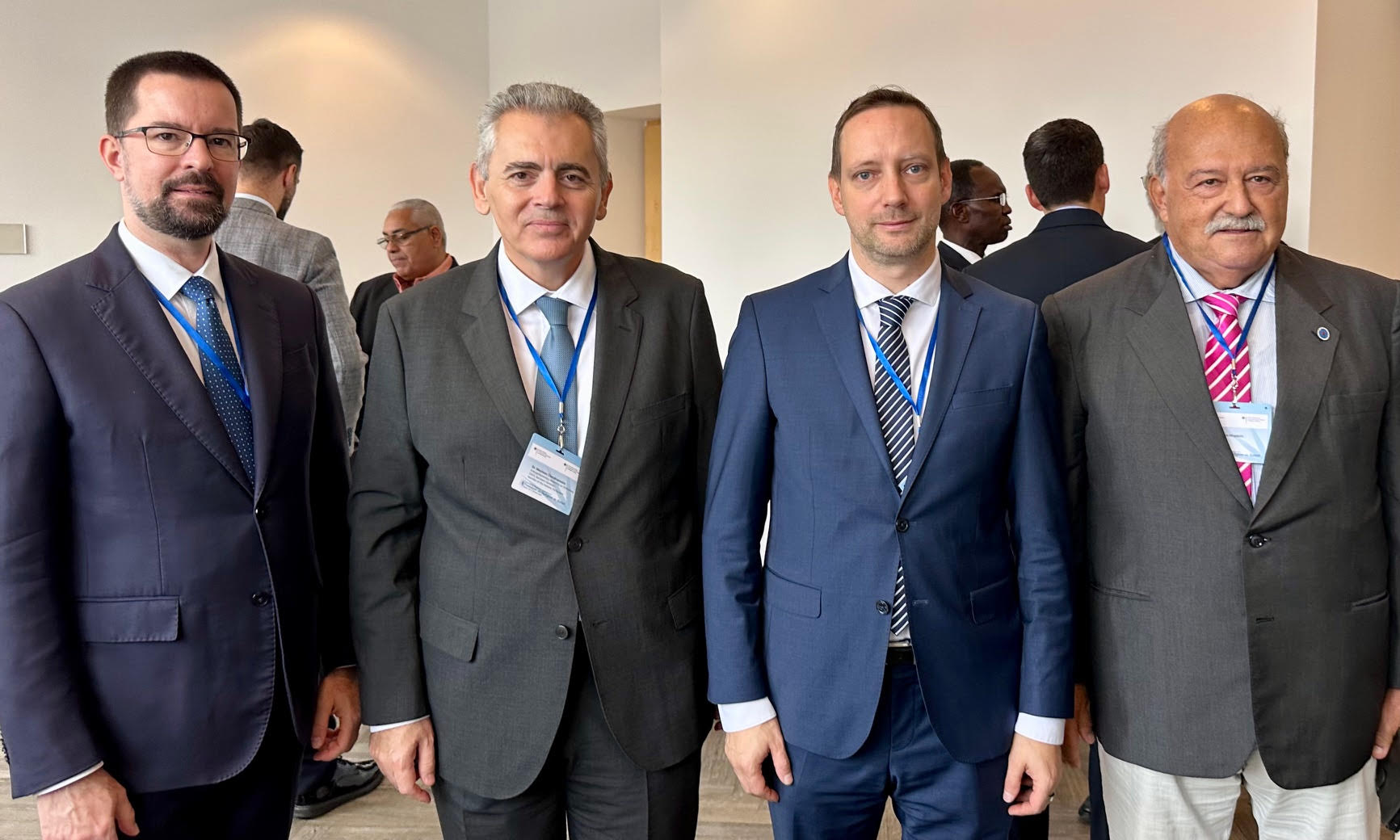 Η αντιπροσωπεία της ΔΣΟ με το υφυπουργό Εξωτερικών της Ουγγαρίας με αρμοδιότητα τη Βοήθεια προς Διωκόμενους Χριστιανούς, κ. Tristan Azbej Η αντιπροσωπεία της ΔΣΟ με το υφυπουργό Εξωτερικών της Ουγγαρίας με αρμοδιότητα τη Βοήθεια προς Διωκόμενους Χριστιανούς, κ. Tristan Azbej