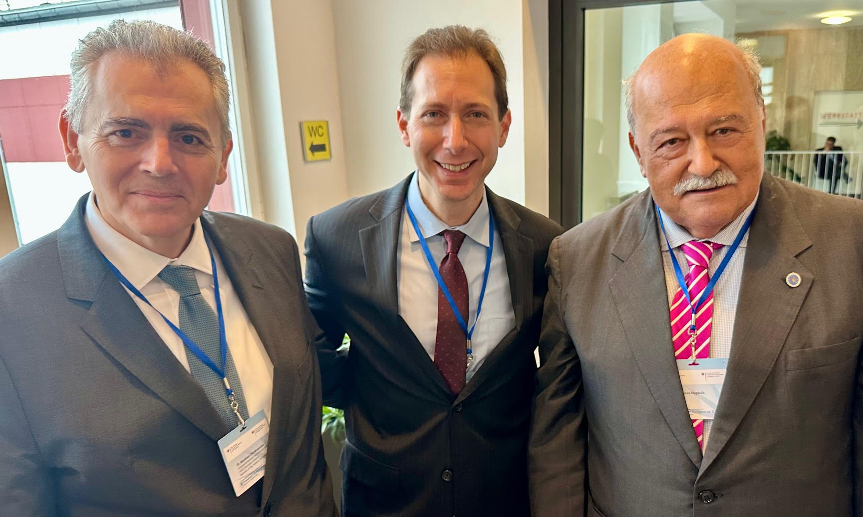 Ο επικεφαλής της ΔΣΟ και ο Σύμβουλος δρ Κώστας Μυγδάλης με τον Διευθυντή του Γραφείου για τη Διεθνή Θρησκευτική Ελευθερία του Στέιτ Ντιπάρτμεντ των ΗΠΑ, κ. Daniel Nadal Ο επικεφαλής της ΔΣΟ και ο Σύμβουλος δρ Κώστας Μυγδάλης με τον Διευθυντή του Γραφείου για τη Διεθνή Θρησκευτική Ελευθερία του Στέιτ Ντιπάρτμεντ των ΗΠΑ, κ. Daniel Nadal