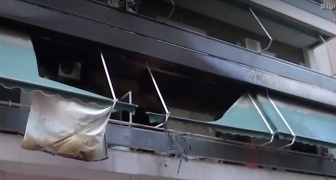 Φωτιά σε διαμέρισμα στην Αθήνα: Απεγκλωβίστηκε τετραμελής οικογένεια – ΒΙΝΤΕΟ