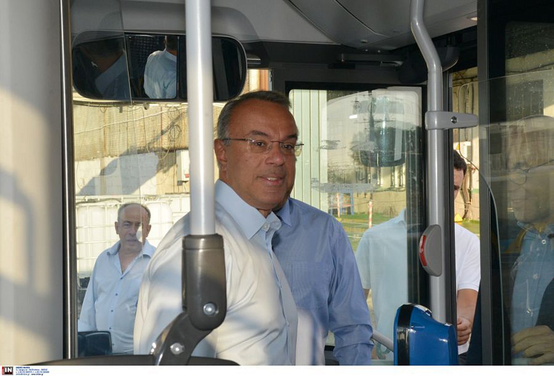 Σταϊκούρας: Επιπλέον 35 νέα λεωφορεία στην Αττική