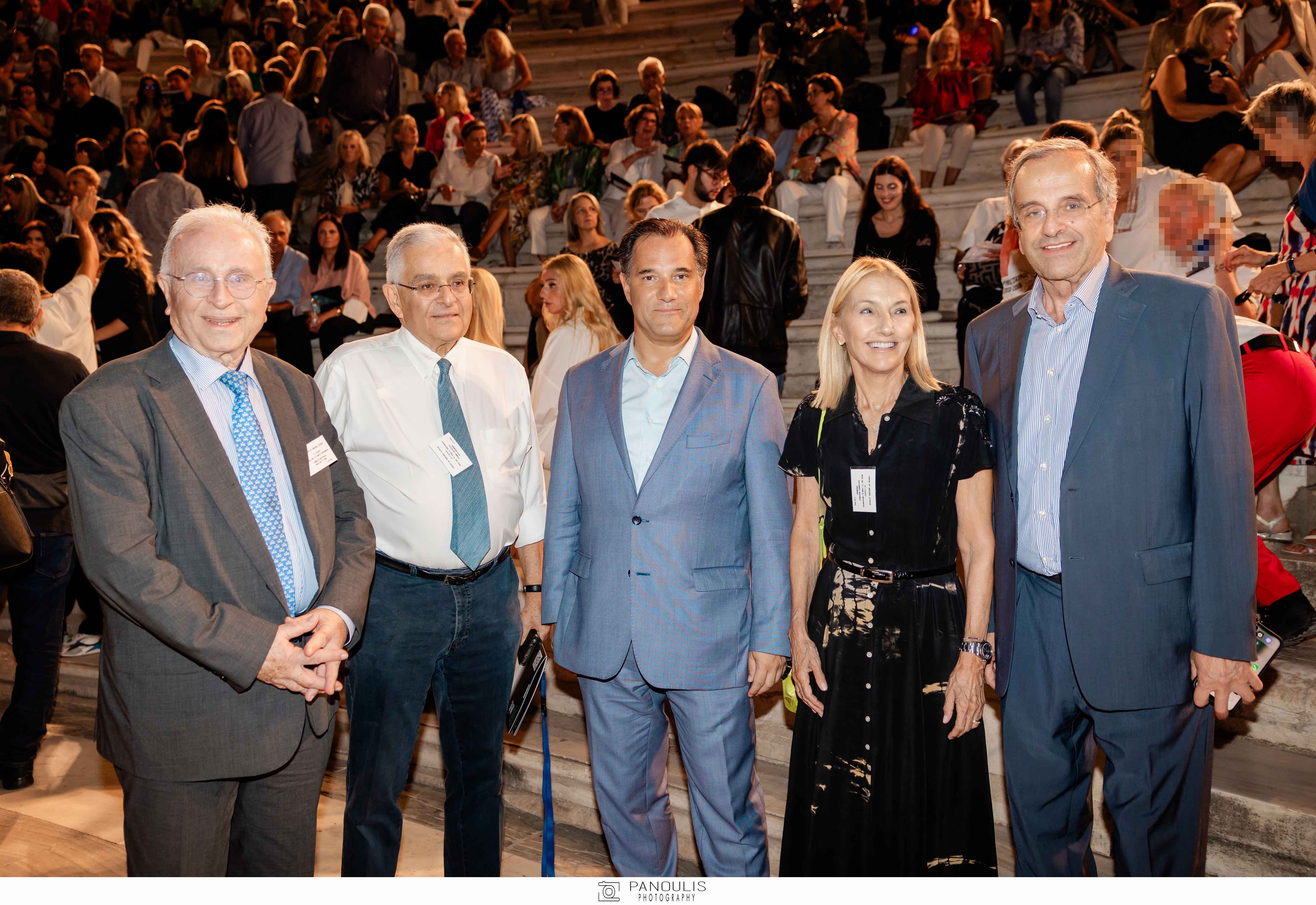 Χρήστος Μπαρτσόκας, Ομότιμος Καθηγητής Παιδιατρικής, Επίτιμος Πρόεδρος του Μαζί για το Παιδί,  Ιωάννης Παπαδάτος, Παιδίατρος, Αντιπρόεδρος Μαζί για το Παιδί, Άδωνις Γεωργιάδης, Υπουργός Υγείας, Αλεξάνδρα Μαρτίνου, Πρόεδρος του Μαζί για το Παιδί, Αντώνης Σαμαράς