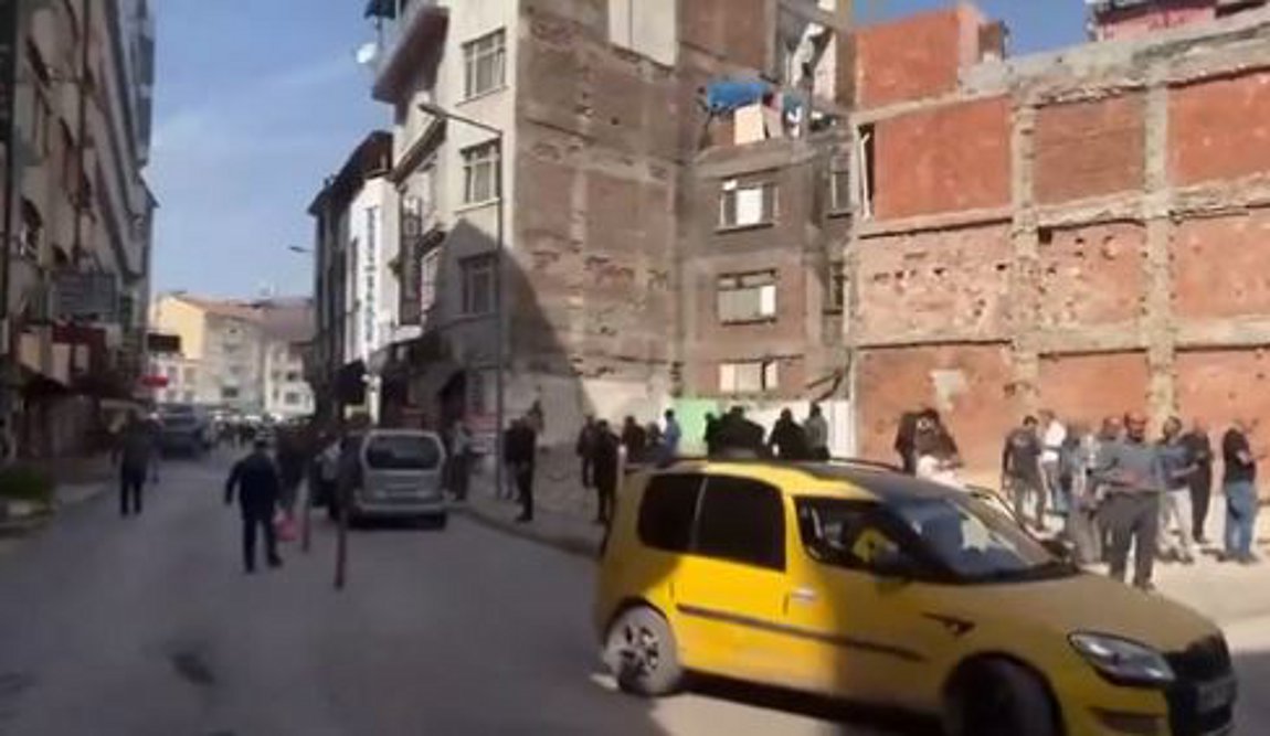 Σεισμός 5,9 Ρίχτερ στην Τουρκία: Κατέρρευσαν κτίρια – BINTEO