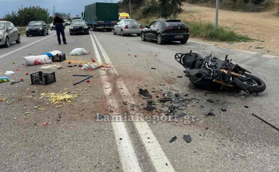 Τραγωδία στη Λαμία: Νεκρός πατέρας 4 παιδιών από σύγκρουση αγροτικού με μηχανή - ΒΙΝΤΕΟ 