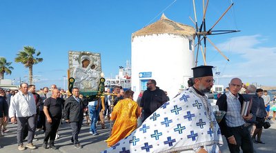 Πάρος: Πιστοί έκαναν λιτανεία για να λήξει η ανομβρία