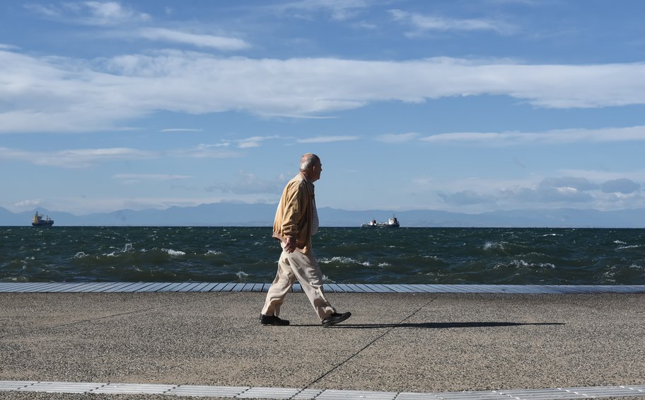 Ανεβαίνει σήμερα η θερμοκρασία - Τι φέρνει ο ισχυρός αντικυκλώνας - Η πρόγνωση της εβδομάδας