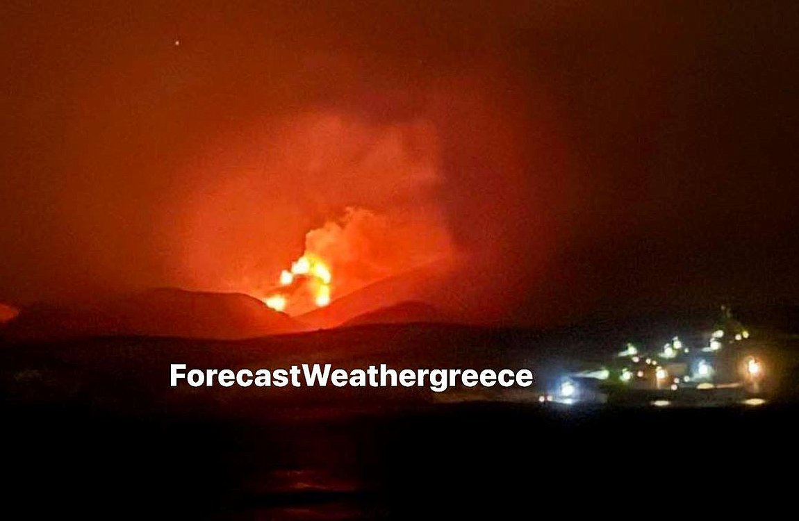 Φωτιά στην Κίμωλο – Χωρίς Πυροσβεστική το νησί