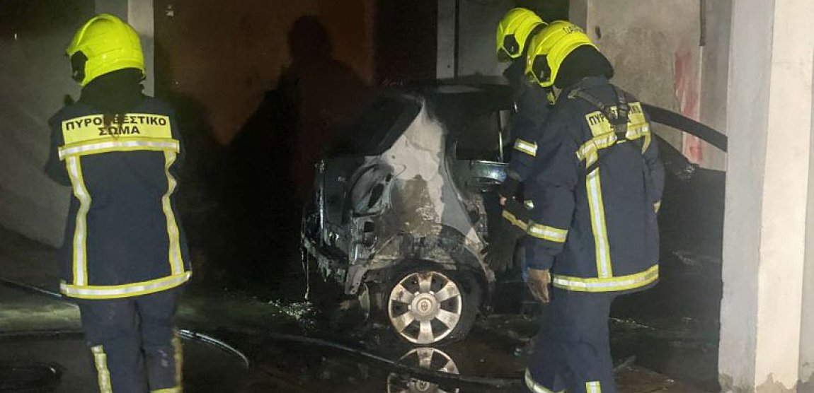 Καλαμαριά: Πυρπόλησαν ΙΧ σε πολυκατοικία – «Για λόγους εκδίκησης», λέει ο ιδιοκτήτης – ΒΙΝΤΕΟ