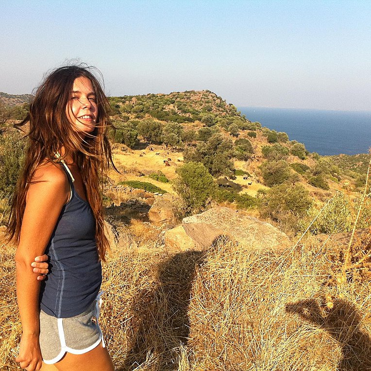 Κατερίνα Μουτσάτσου: Τι κάνει σήμερα η 52χρονη ηθοποιός