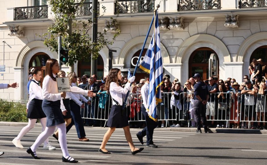 28η Οκτωβρίου: Εικόνες από τη μαθητική παρέλαση στην Αθήνα 