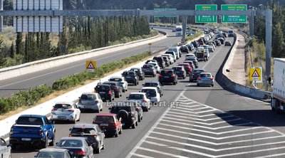 Συνεχίζεται η επιστροφή των εκδρομέων του τριημέρου - Ουρές χιλιομέτρων στην Αθηνών - Λαμίας στο ύψος των Θερμοπυλών