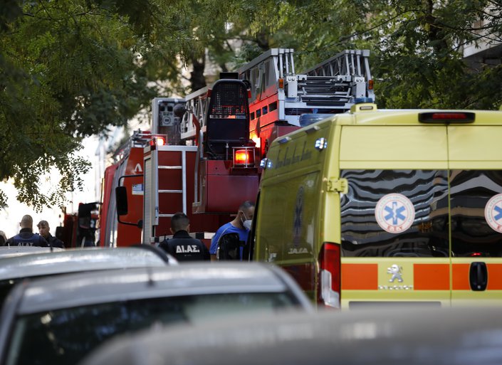 Τραγωδία στους Αμπελόκηπους: Ένας νεκρός από έκρηξη σε διαμέρισμα - Απεγκλωβίστηκε γυναίκα  