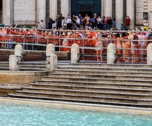 Από την Φοντάνα Ντι Τρέβι στην «πισίνα ντι Τρέβι»: Λύση ανάγκης για να μπορούν να ρίχνουν τα κέρματα οι τουρίστες