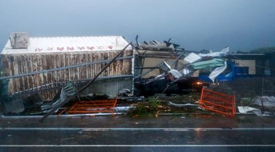 Ταϊβάν: Δυο νεκροί, πάνω από 500 τραυματίες από το πέρασμα του τυφώνα Κονγκ-ρέι - Eικόνες καταστροφής - ΒΙΝΤΕΟ