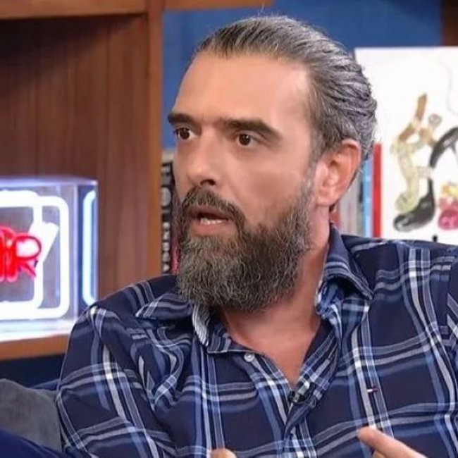 Σωτήρης Τσαφούλιας: «Δεν γίνεται οι ταινίες του Ψάλτη και του Μουστάκα να παίζονται στις 12.00 τη νύχτα»